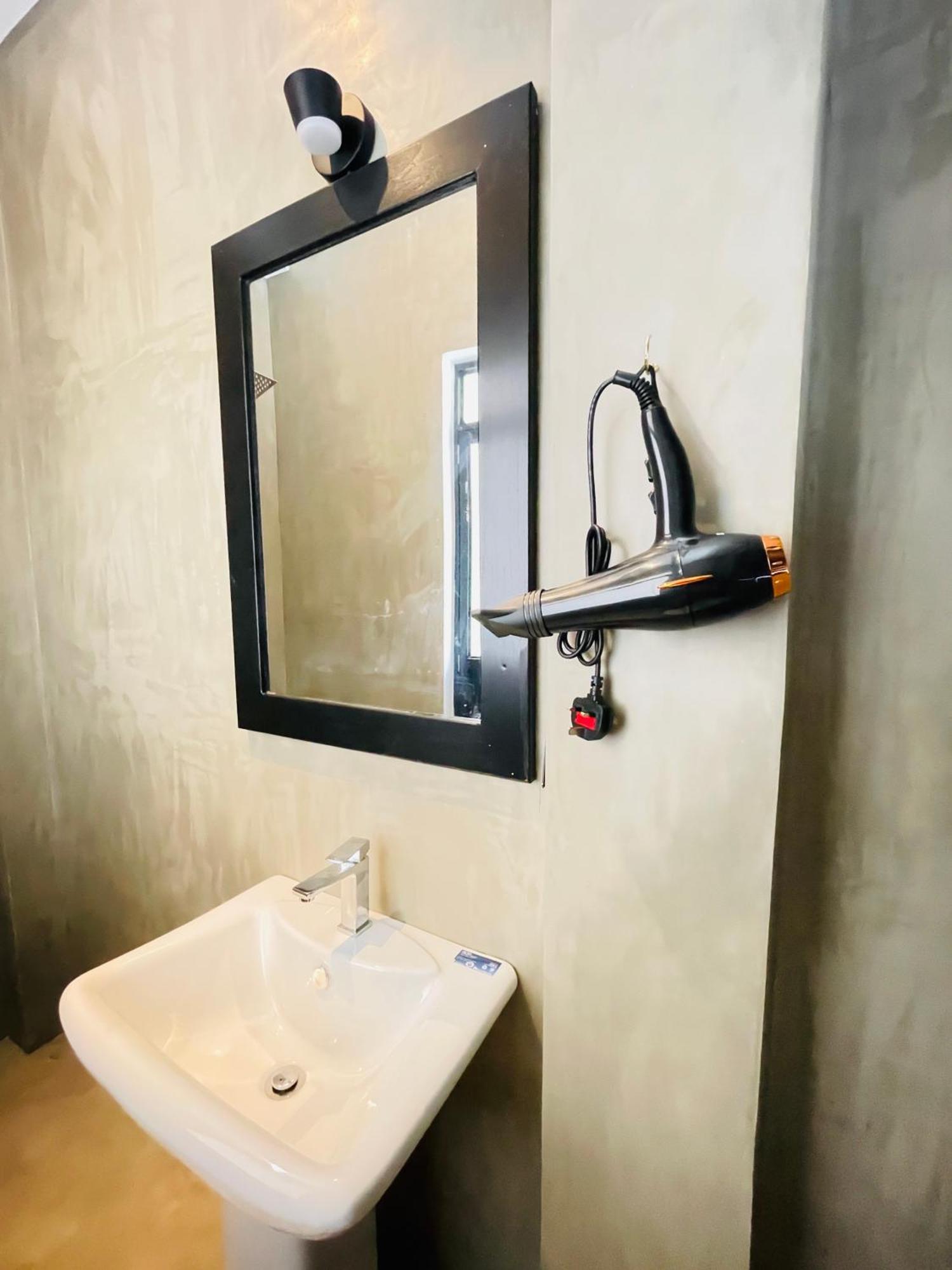 דיקוולה Thara Inn Villa מראה חיצוני תמונה